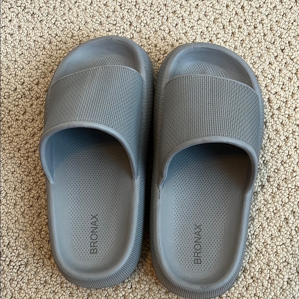 Bronax Grey Slide Sandals